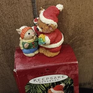 VINTAGE 1999 HALLMARK KEEPSAKE ORNAMENT, MARY'S BEARS .